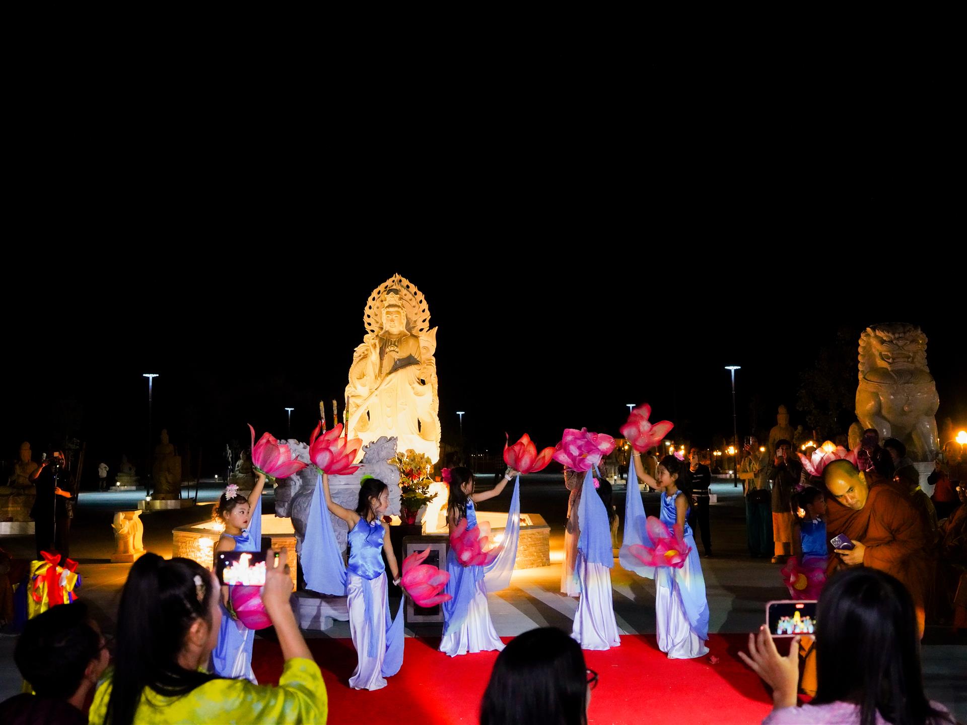 Đêm Hoa Đăng – 050