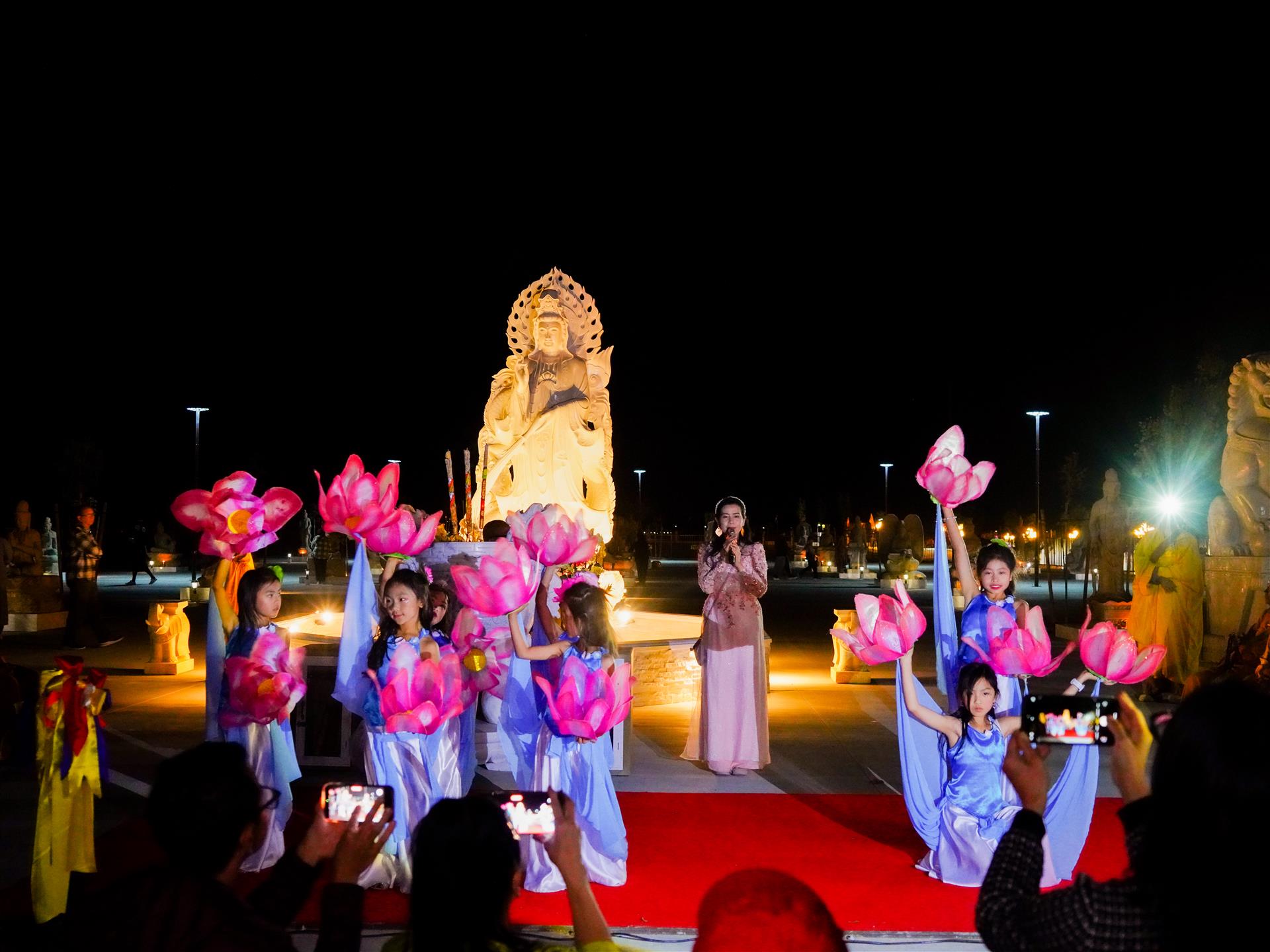 Đêm Hoa Đăng – 065